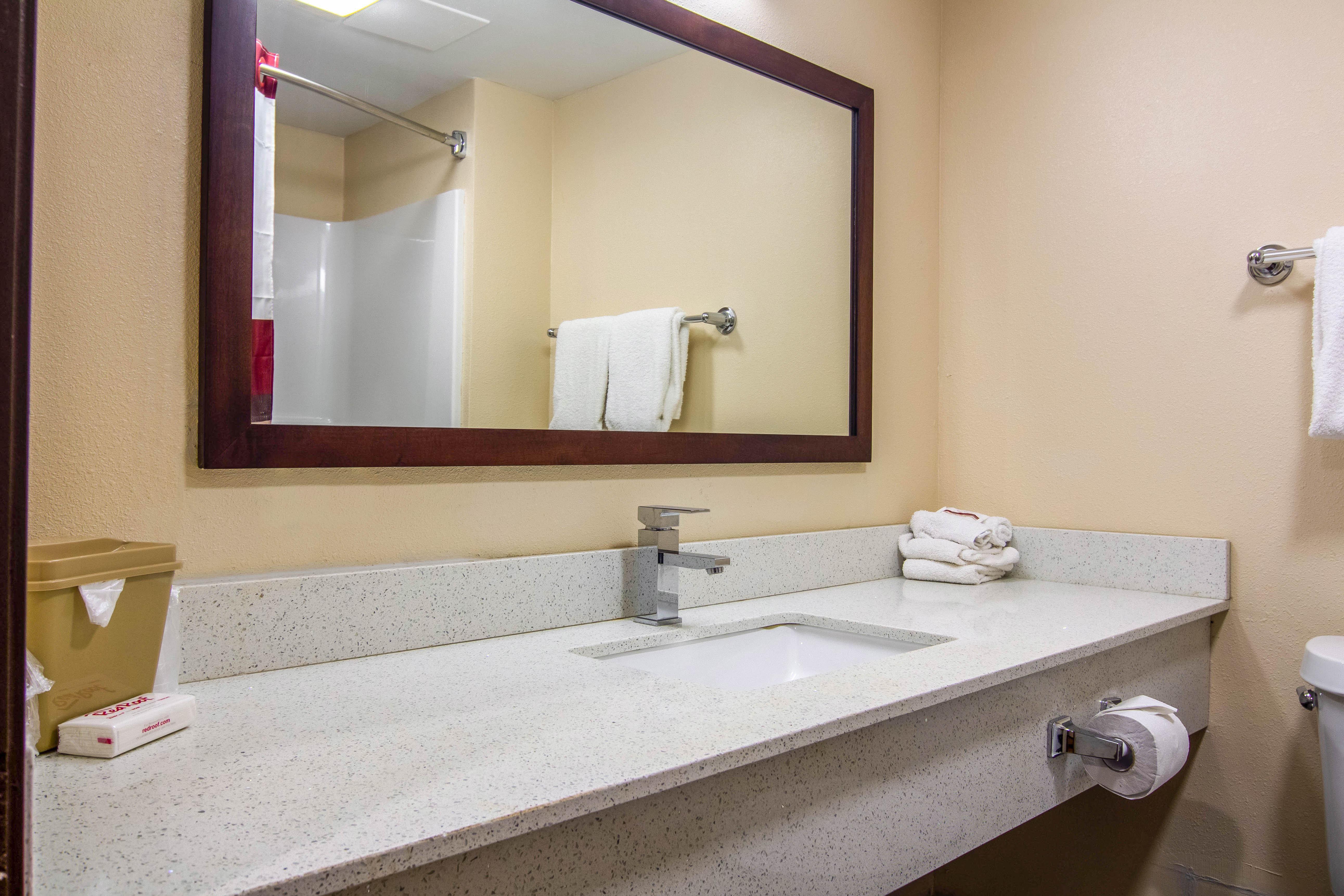 Red Roof Inn เพอร์รีส์เบิร์ก ภายนอก รูปภาพ