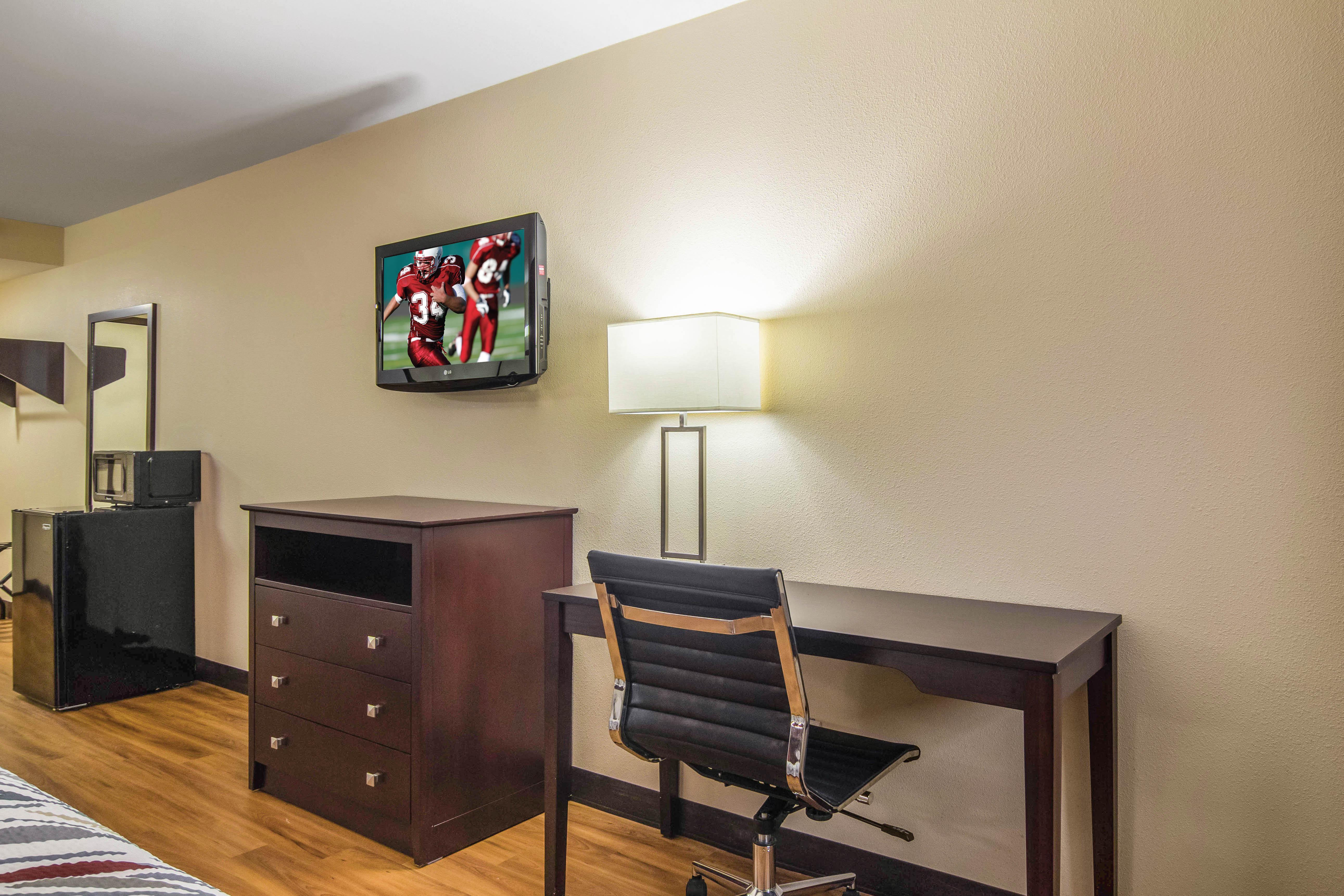 Red Roof Inn เพอร์รีส์เบิร์ก ภายนอก รูปภาพ