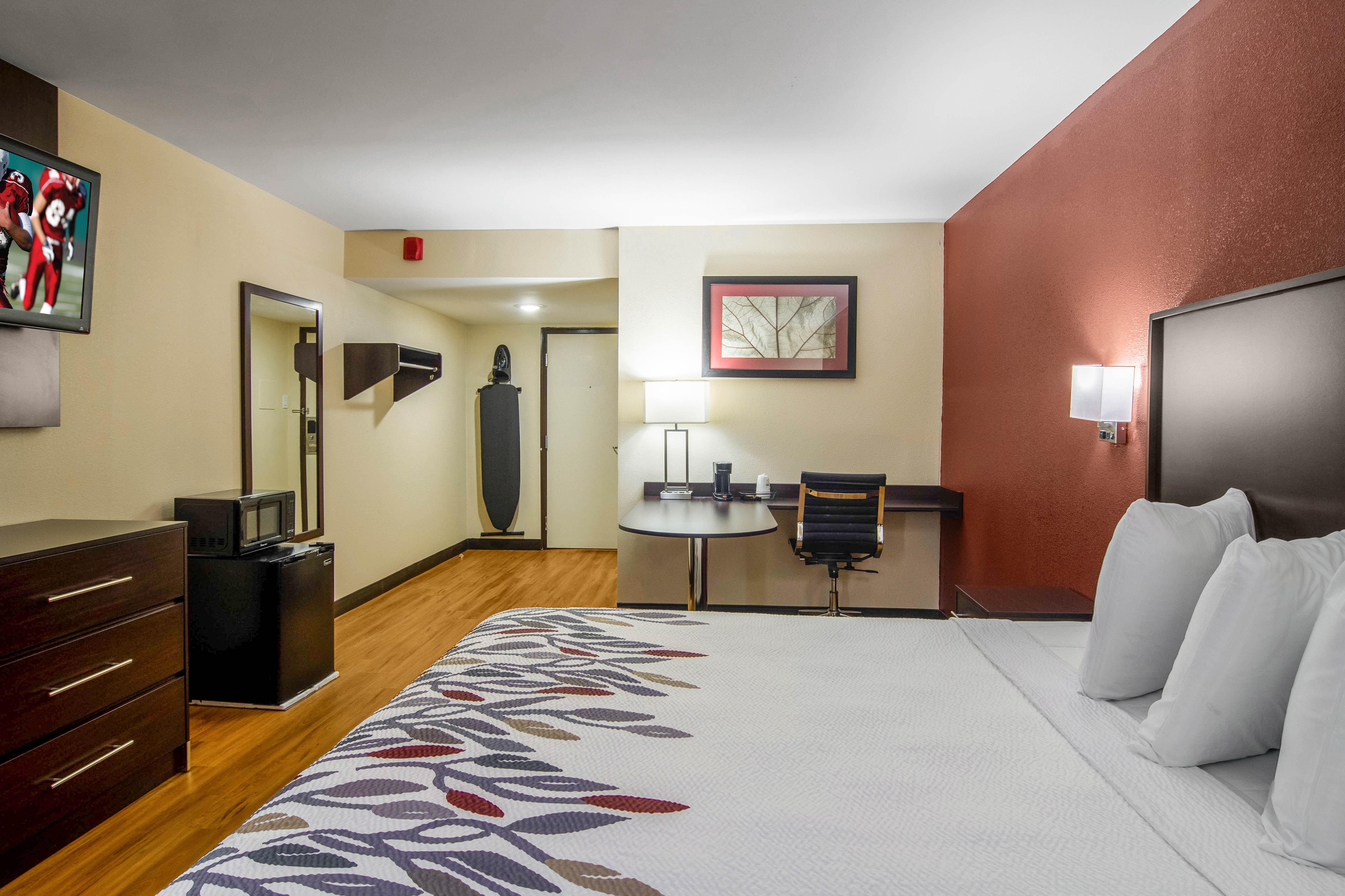 Red Roof Inn เพอร์รีส์เบิร์ก ภายนอก รูปภาพ