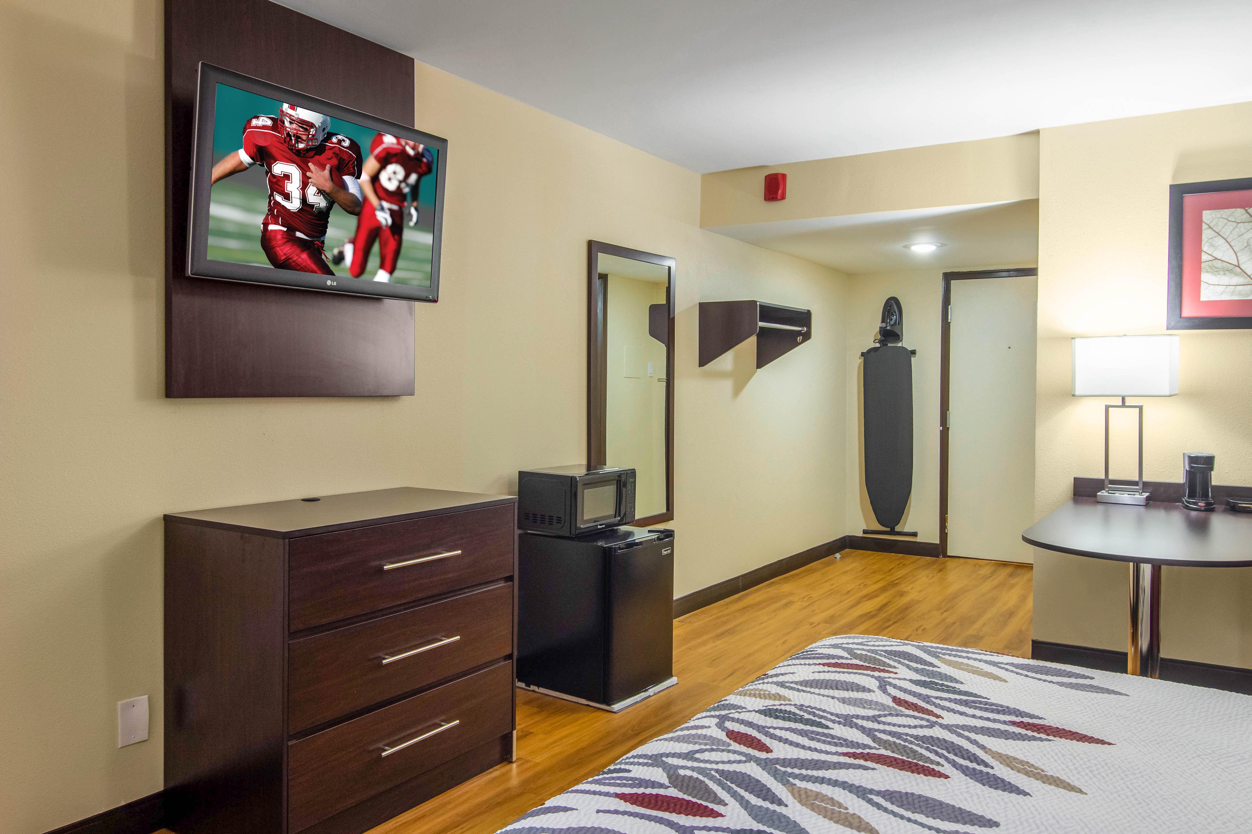 Red Roof Inn เพอร์รีส์เบิร์ก ภายนอก รูปภาพ