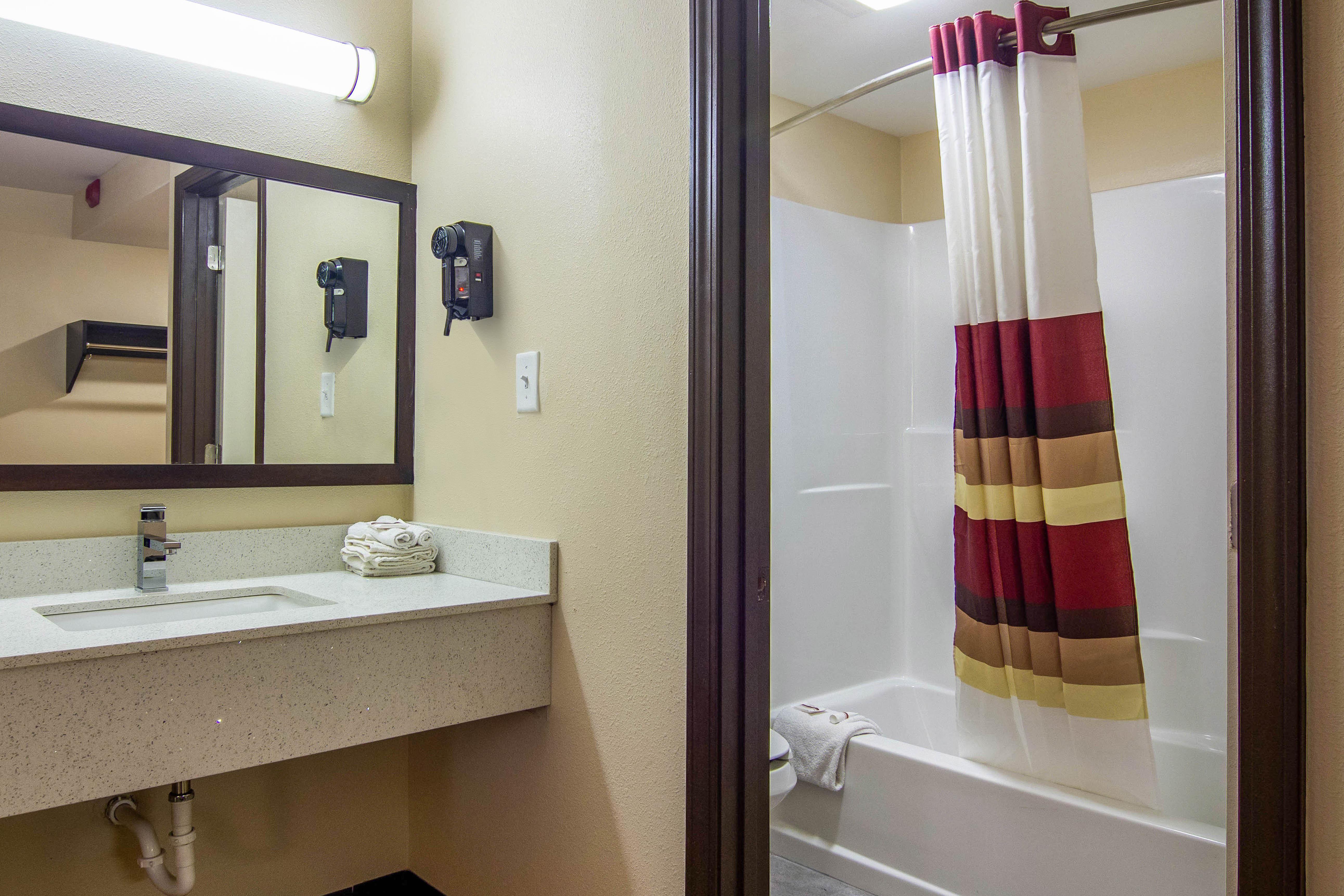 Red Roof Inn เพอร์รีส์เบิร์ก ภายนอก รูปภาพ