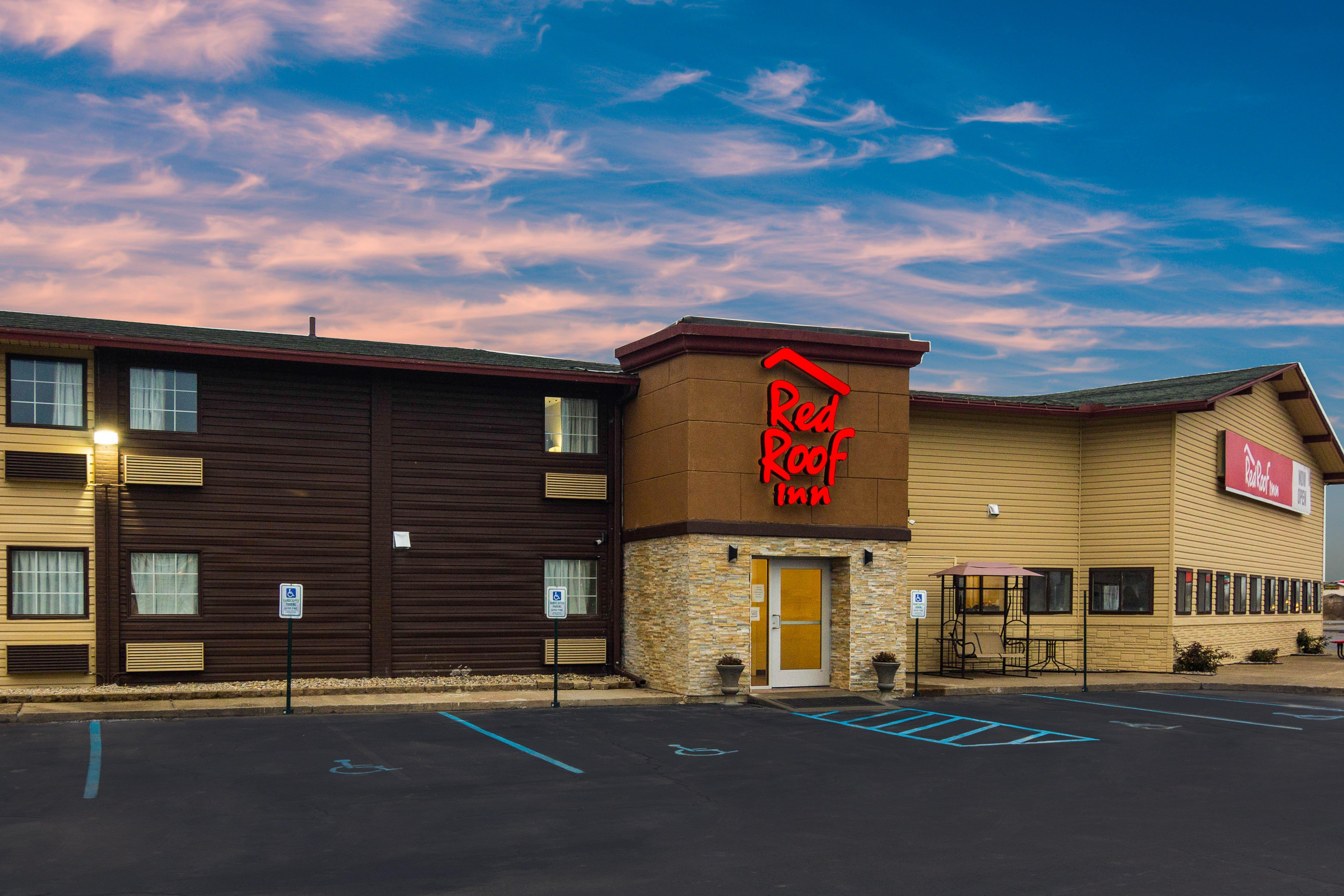 Red Roof Inn เพอร์รีส์เบิร์ก ภายนอก รูปภาพ