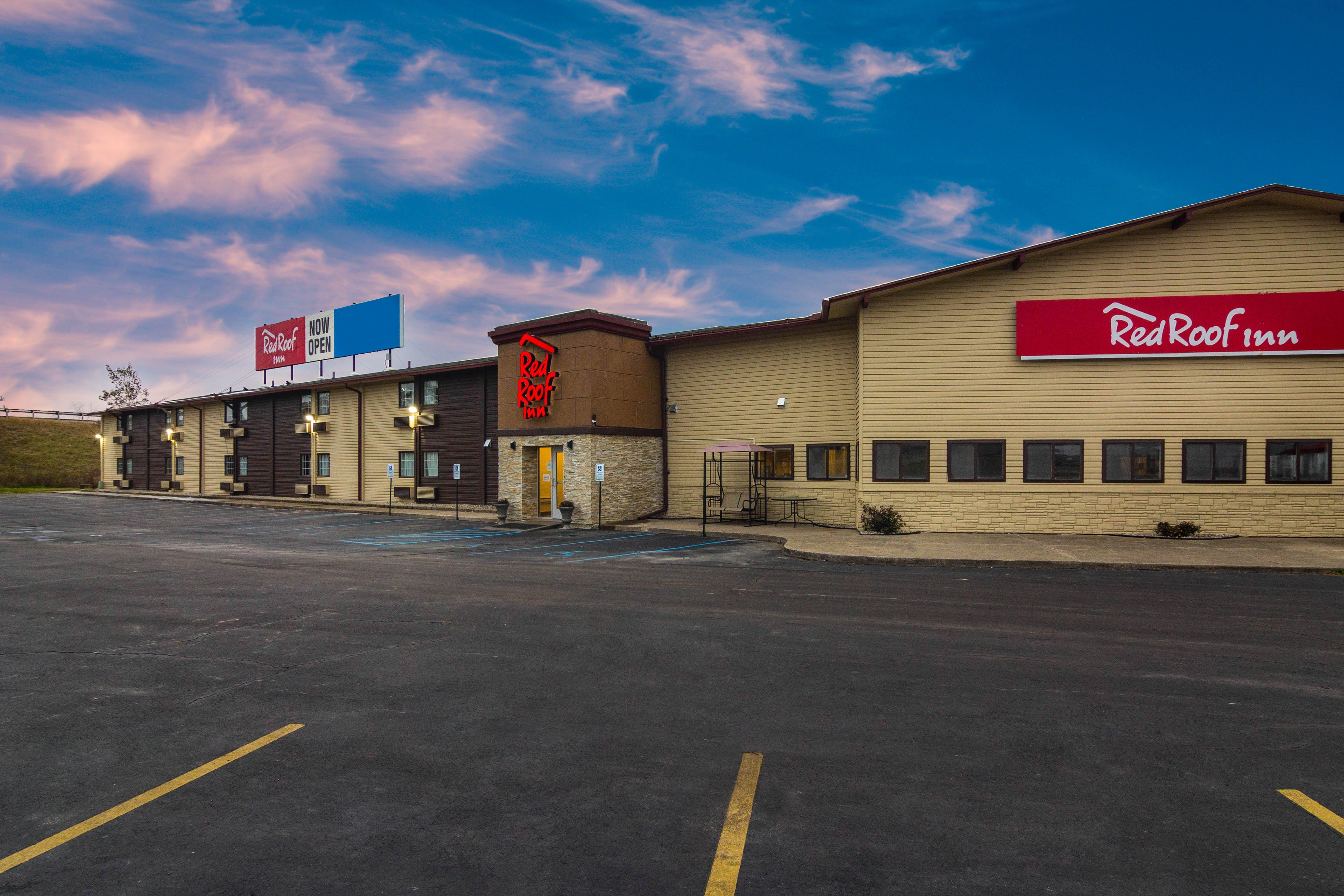 Red Roof Inn เพอร์รีส์เบิร์ก ภายนอก รูปภาพ